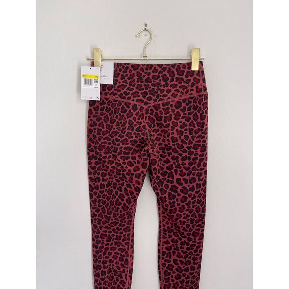 NIKE Animal Print High Rise Leggings Size Small NWT - Picture 7 of 7